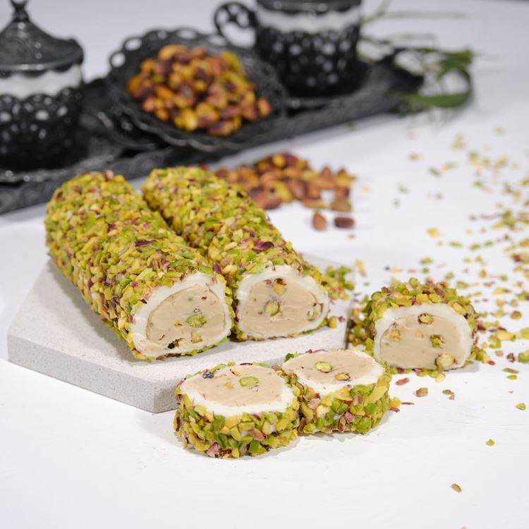 Special Roll with Pistachio Cream