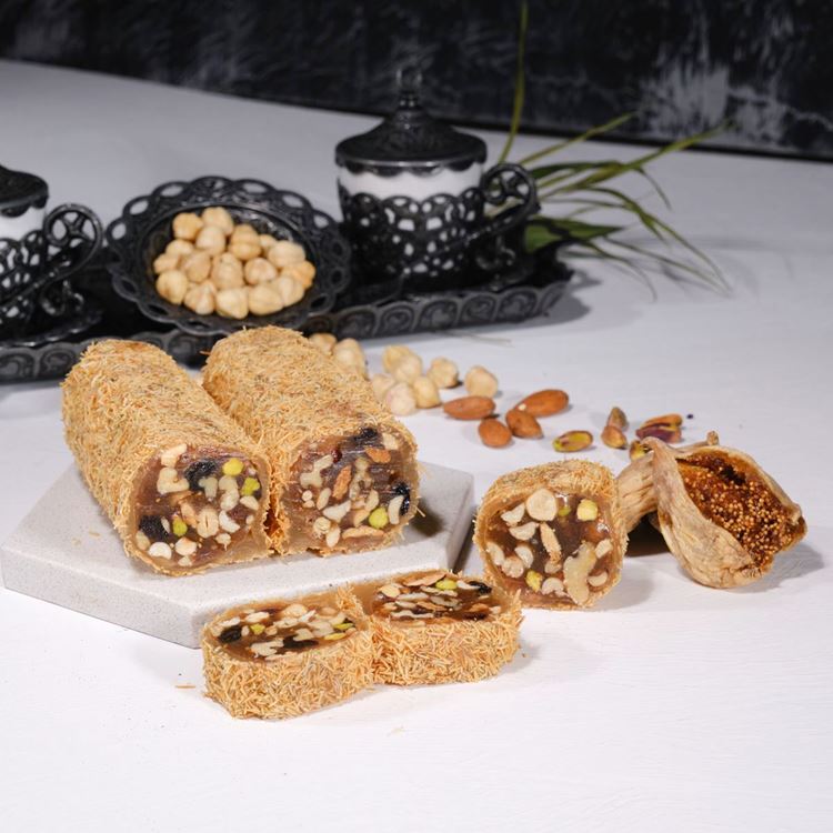 "Roll with Figs and Nut Mix"