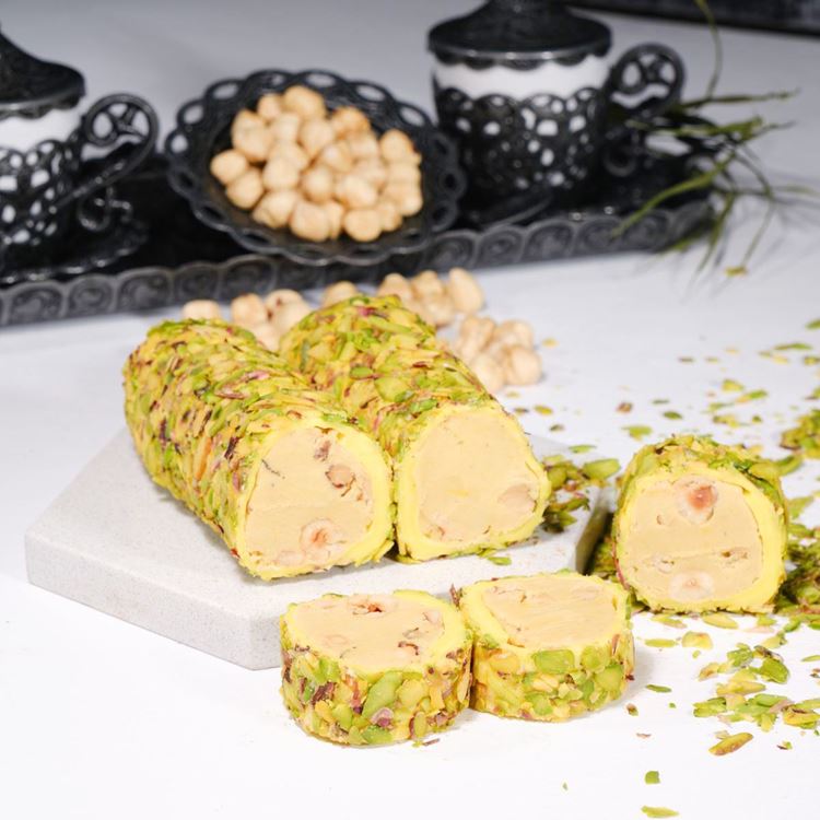 Roll with Sliced Pistachios, Banana, and Hazelnut