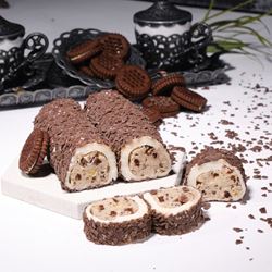 Chocolate-Coated Roll with Oreo